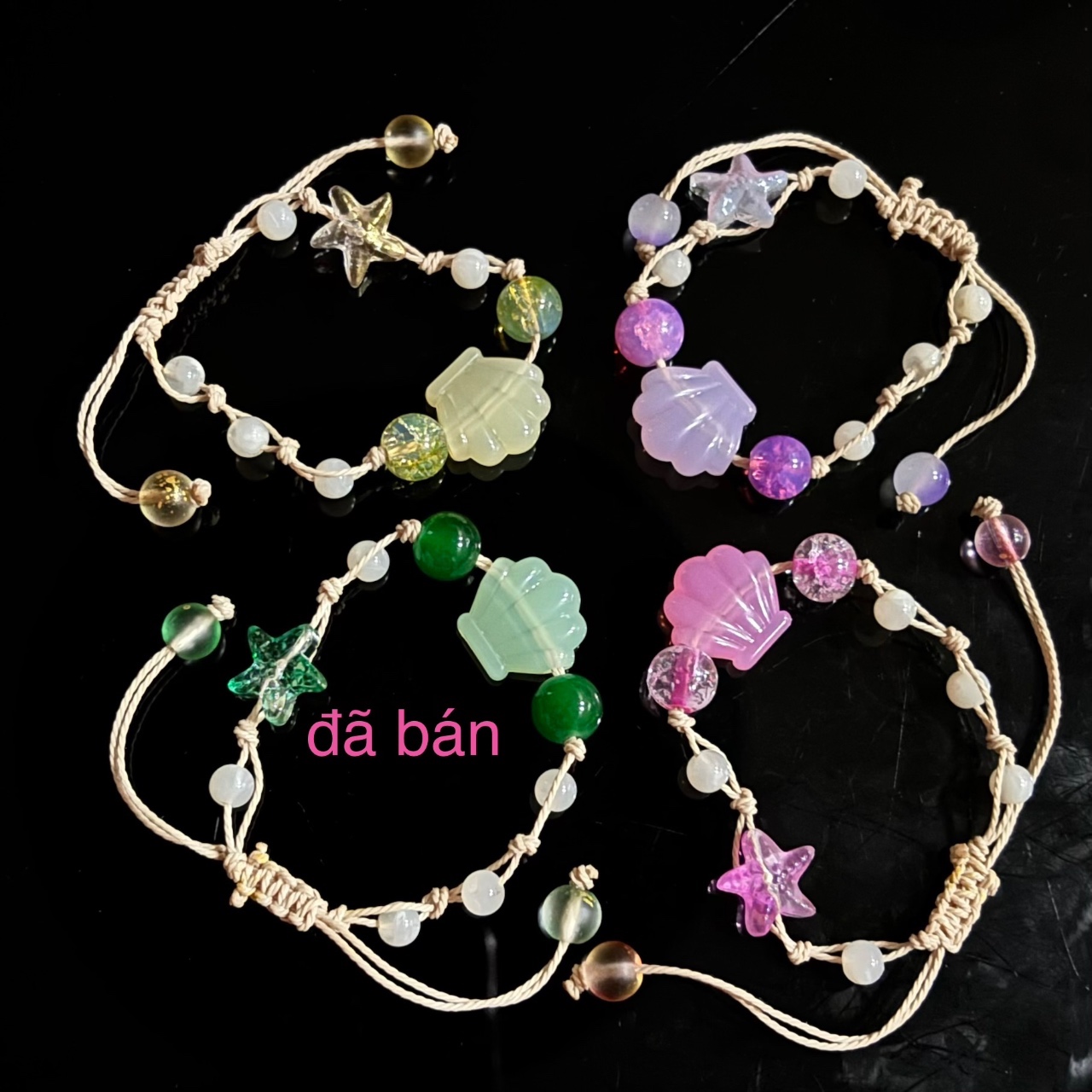 Vòng tay vỏ sò và sao biển